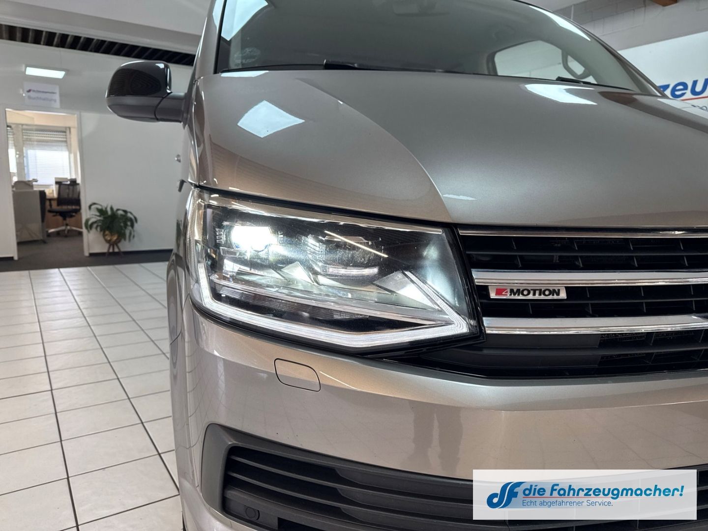 Fahrzeugabbildung Volkswagen T6 Multivan 4Motion Edition StandHZG Navi Leder