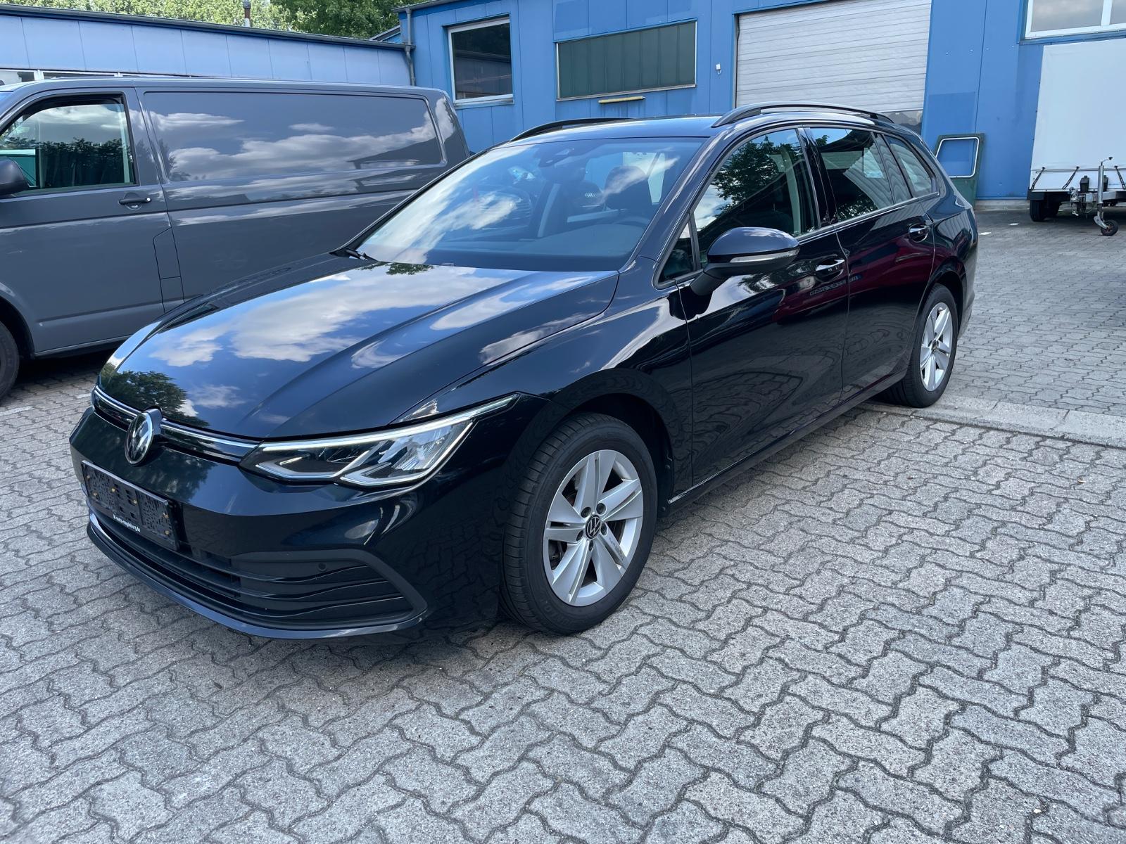 Volkswagen Golf VIII Var. 2.0 Life-ACC-LED-Massage-Navi-Alu
