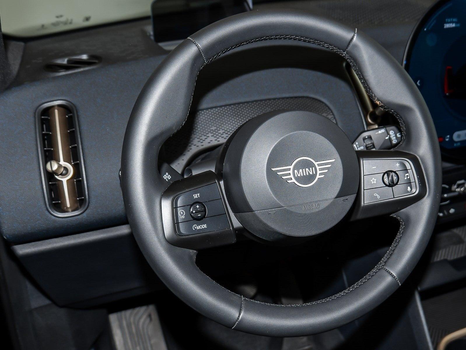 MINI Countryman E Essential SHZ PDC LED