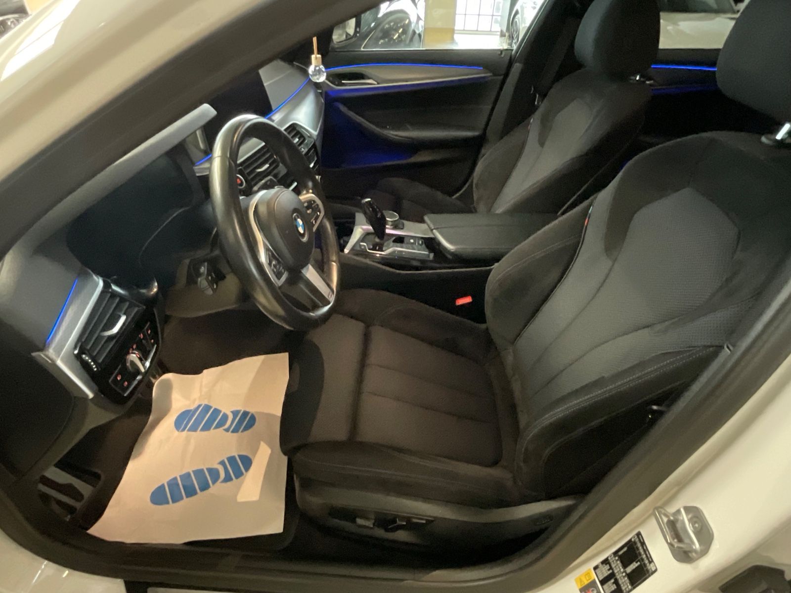 Fahrzeugabbildung BMW 530 e M Sport*Head-Up Display