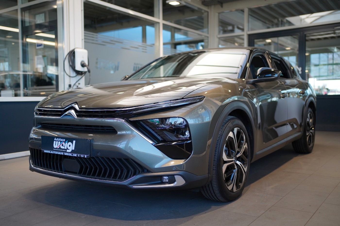 Fahrzeugabbildung Citroën C5 X PureTech 180 EAT8 Shine Pack Automatik Navi