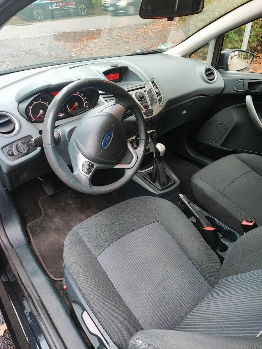 Ford Fiesta 2012 — engine 69 HP (51kW)