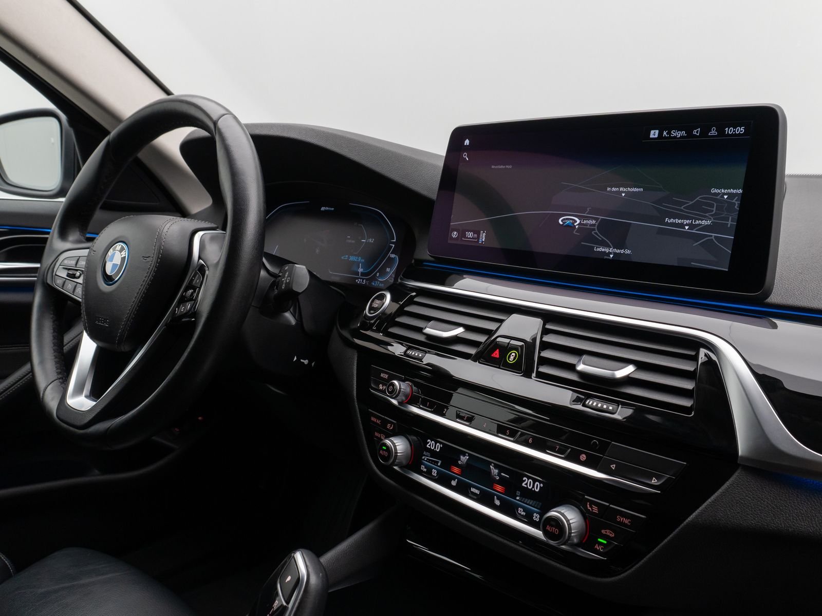 Fahrzeugabbildung BMW 530e Kamera DAB HiFi CockPitPro Fernlichtassist