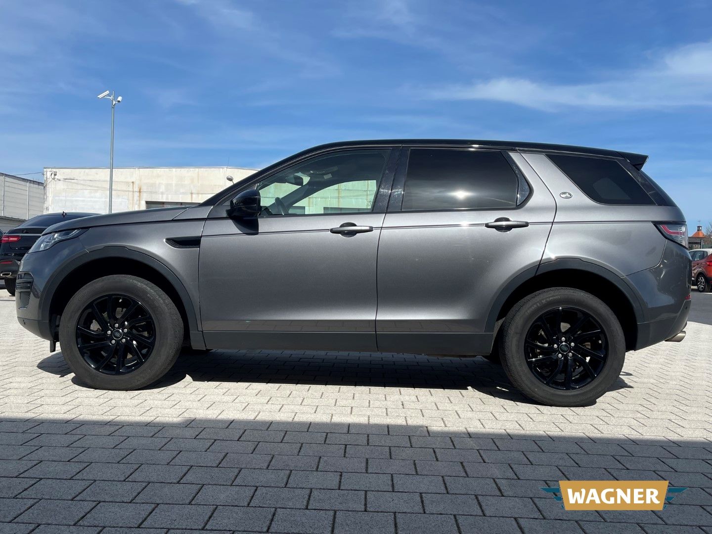 Fahrzeugabbildung Land Rover Discovery Sport SE AWD 2.0 TD4  Leder 179 PS