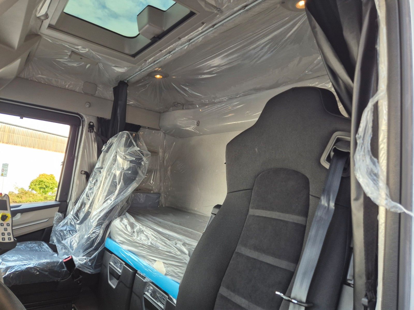 Fahrzeugabbildung Iveco AS280X58Y/ PS ON Meiller AK 16. T Funk AHK Cam