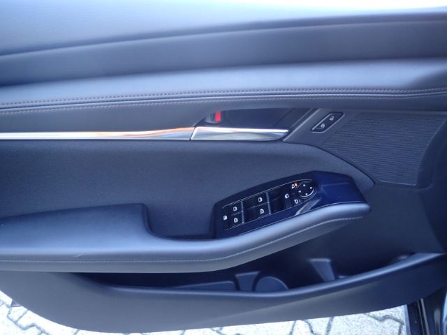 Fahrzeugabbildung Mazda 3 Selection SKYACTIV-G 2.0 M-Hybrid HUD Navi 360