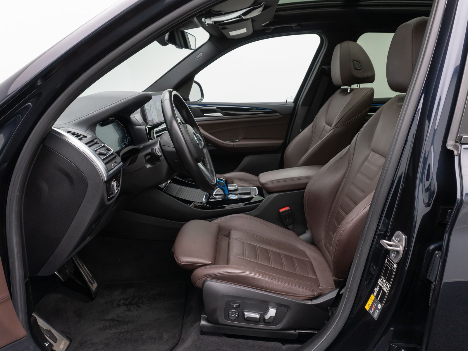 Fahrzeugabbildung BMW iX3 M Sport IMPRESSIVE DAB 360°H/K HUD Panorama