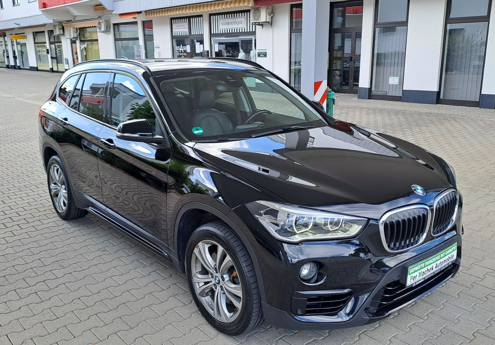 BMW X1 sDrive 20 i Sport Line AHK abnehmbar foto 3
