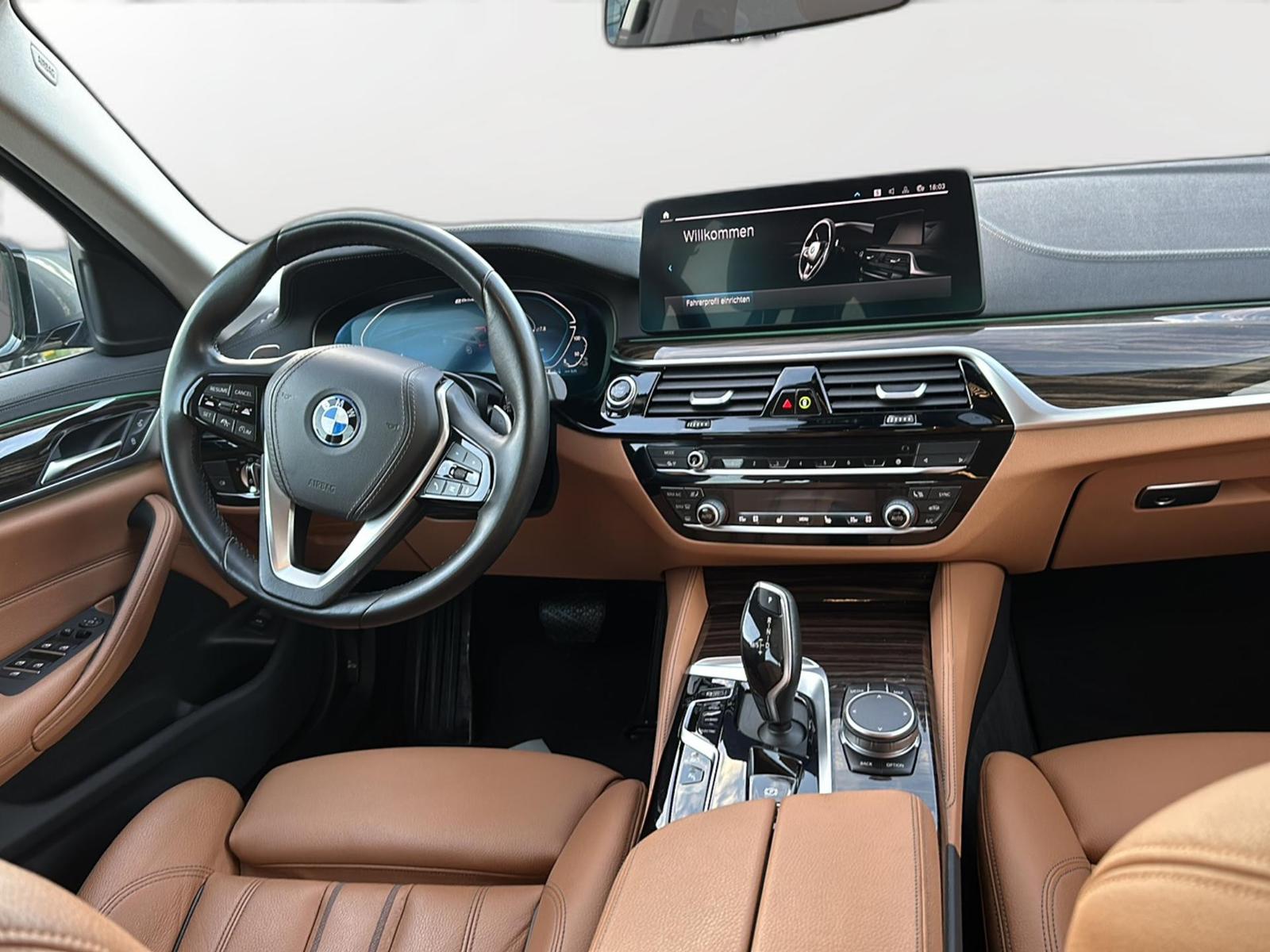 BMW 530 e T. Luxury Line LC-PROF+LEDER+AHK+LED+KAMER