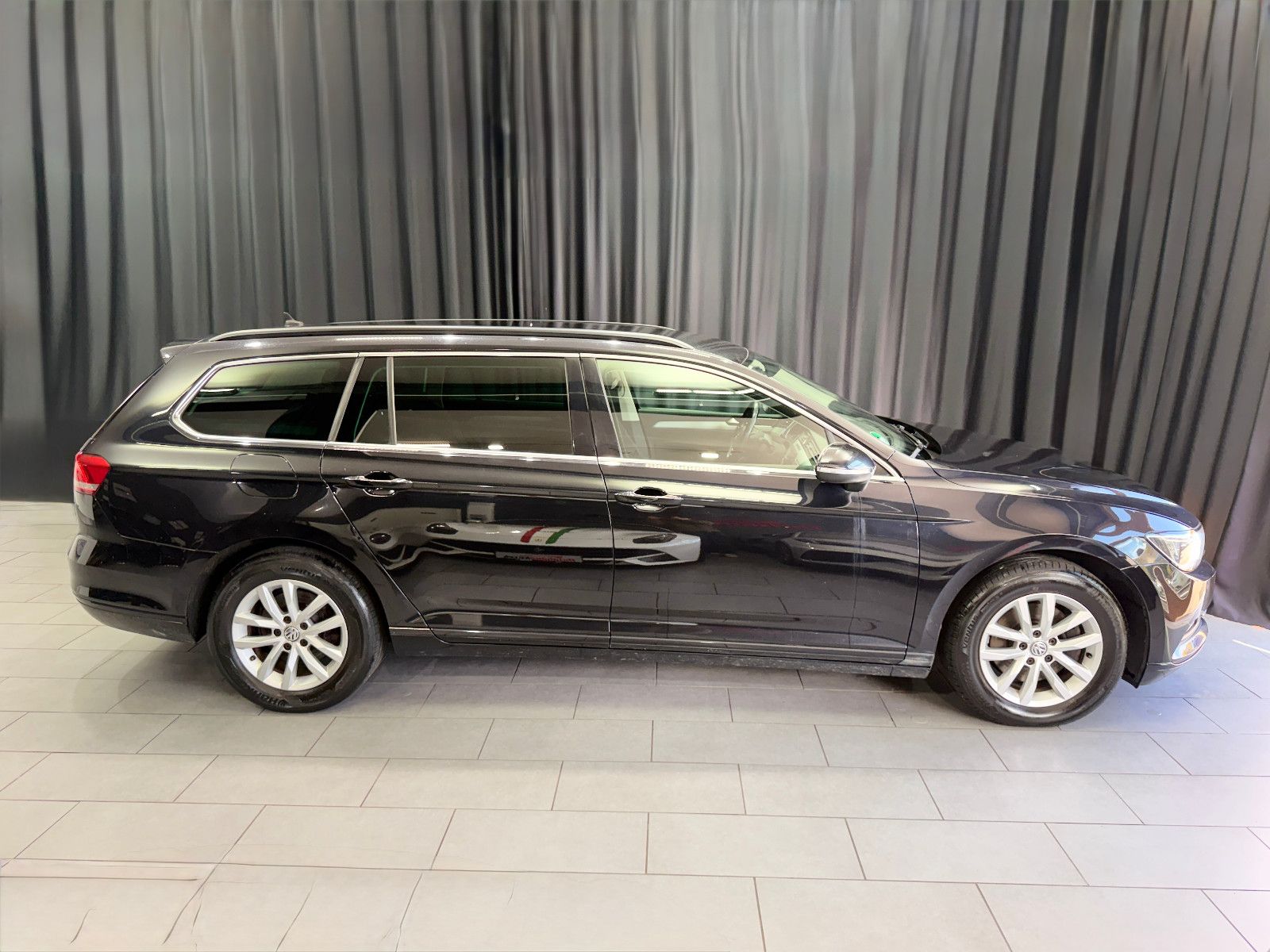 Fahrzeugabbildung Volkswagen Passat Variant Comfortline|NAVI|PDC|2-HD