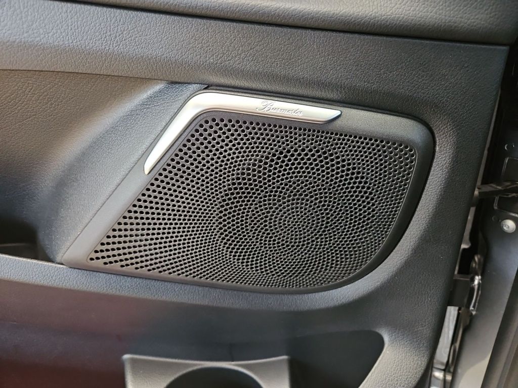 Fahrzeugabbildung Mercedes-Benz V 300 EXCLUSIVE ED lang 4x4 AMG AIRMATIC 6x SHZ