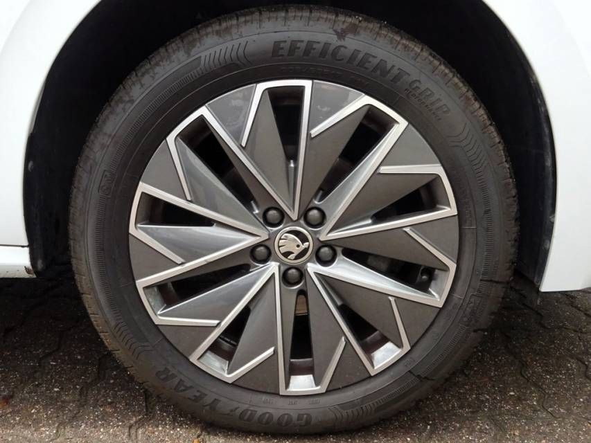 Fahrzeugabbildung SKODA Kamiq 1.0 TSI Tour Navi
