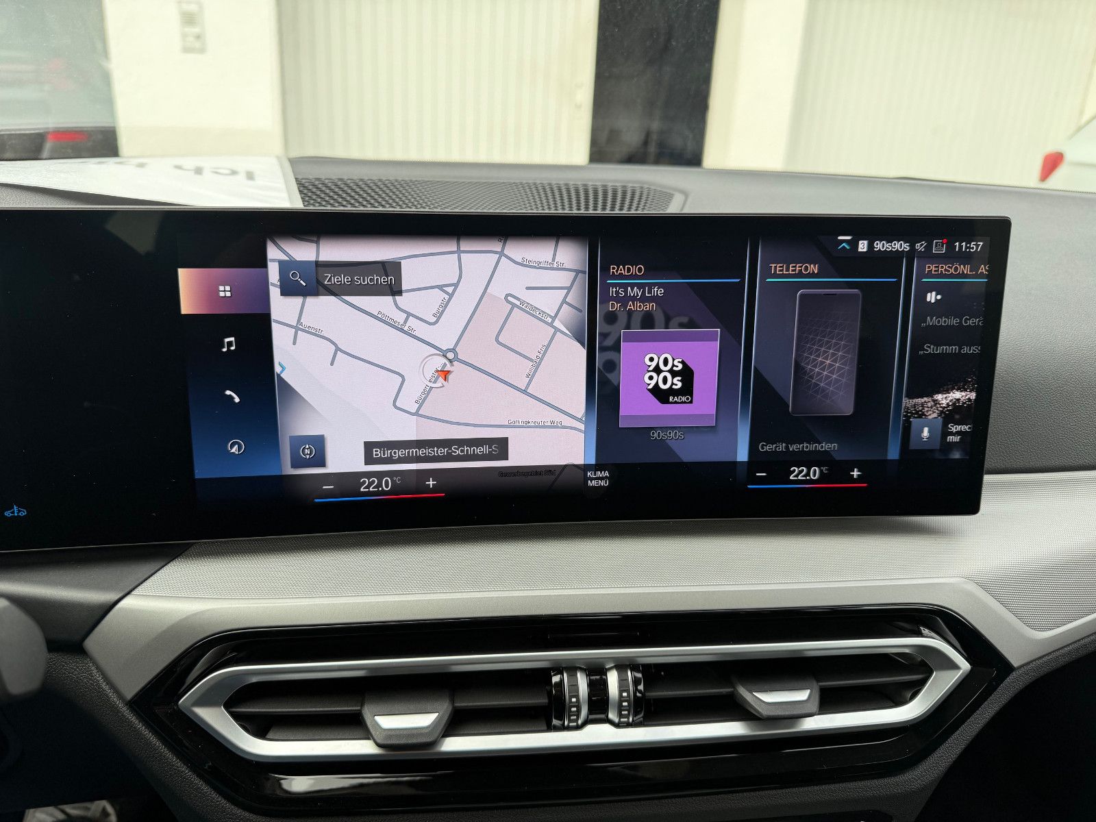 BMW 320d xDrive Touring Aut Navi LED Live Cockpit foto 10