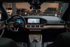 MERCEDES-BENZ GLE 450 4Matic AMG*PANO*HEADUP*CAM*AHK*TOP!