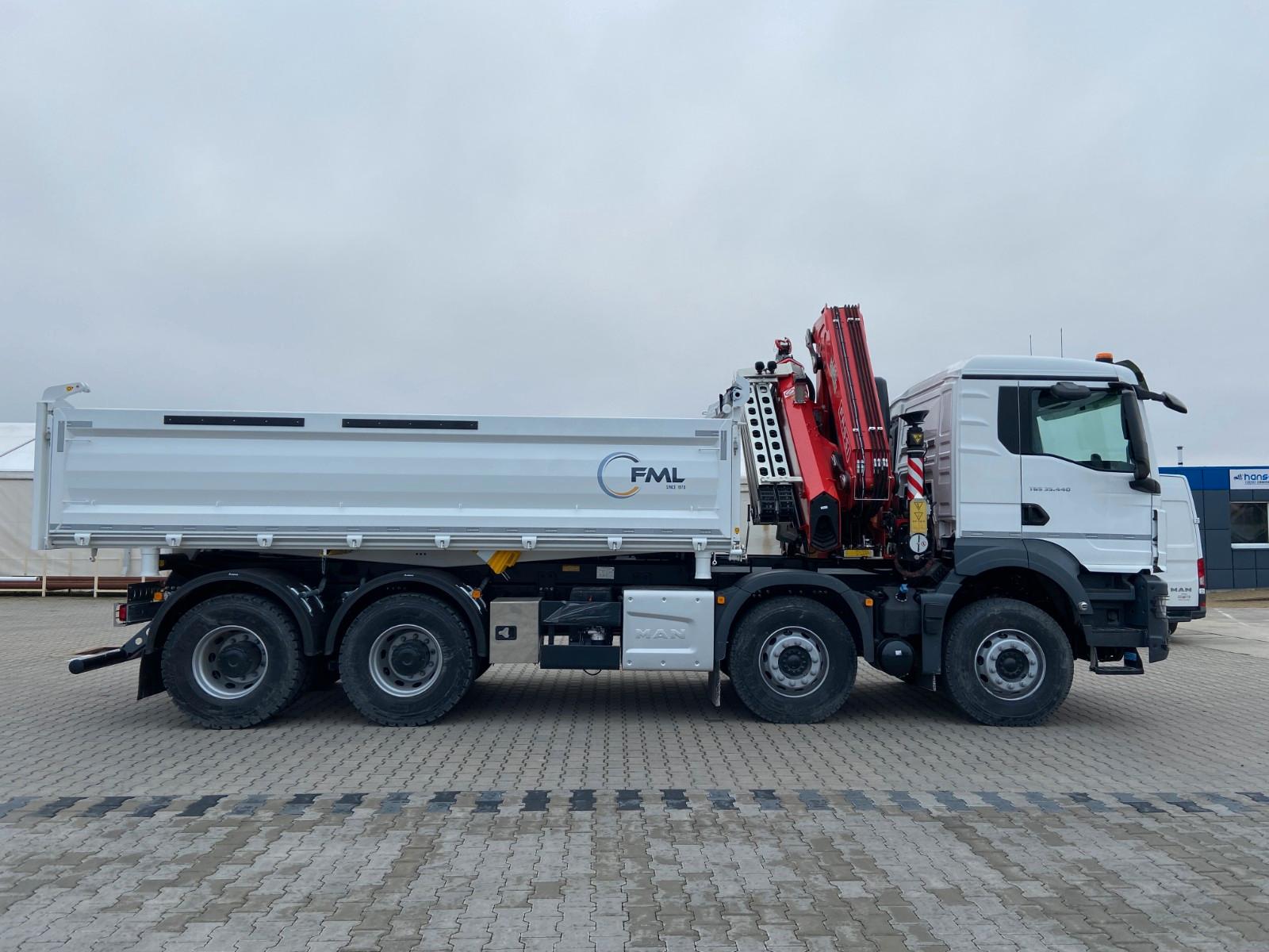 MAN TGS 35.440 8X4 W3H KIPPER +FASSI F365RA.2.26 JIB