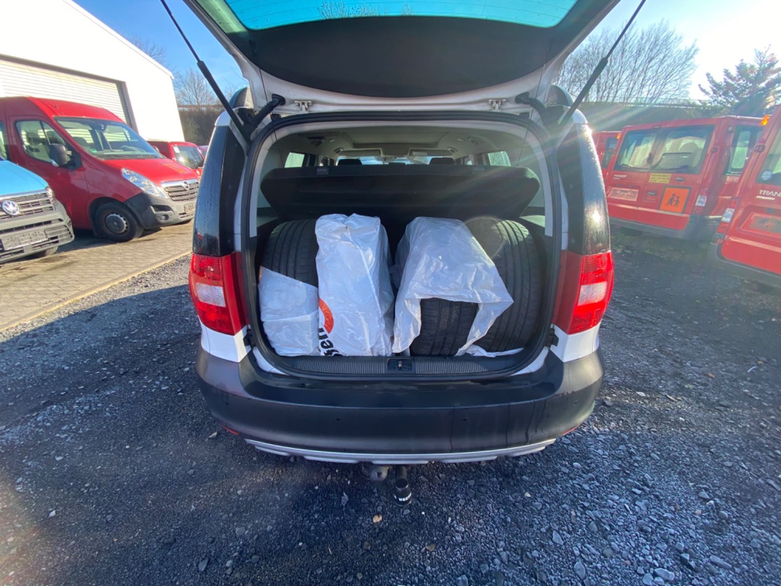 Fahrzeugabbildung SKODA Yeti 1,2TSi *DSG* Export / Händler