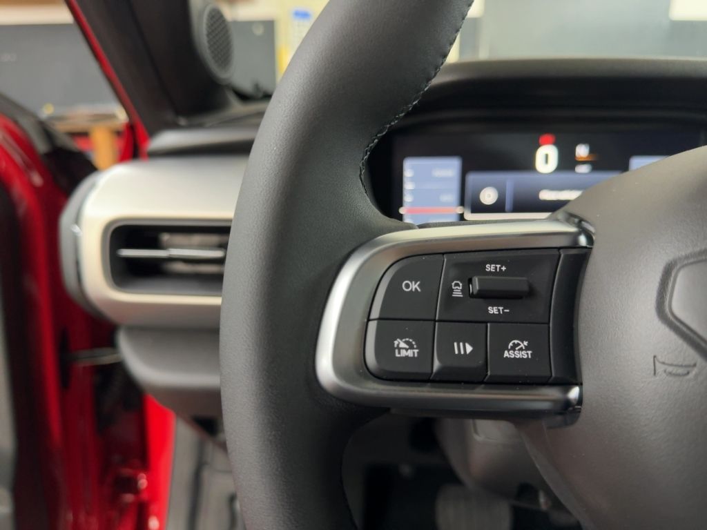Fahrzeugabbildung Jeep Avenger e-Hybrid Altitude ALLWETTER NAVI WINTER