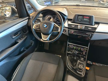 MYAUTOCENTER – Gebraucht- und Jahreswagen mit Werkstattservice in Pfaffenhofen BMW 218 *SERVICE NEU*TÜV 1227*TEMPO*2-ZONEN*SZHZ*