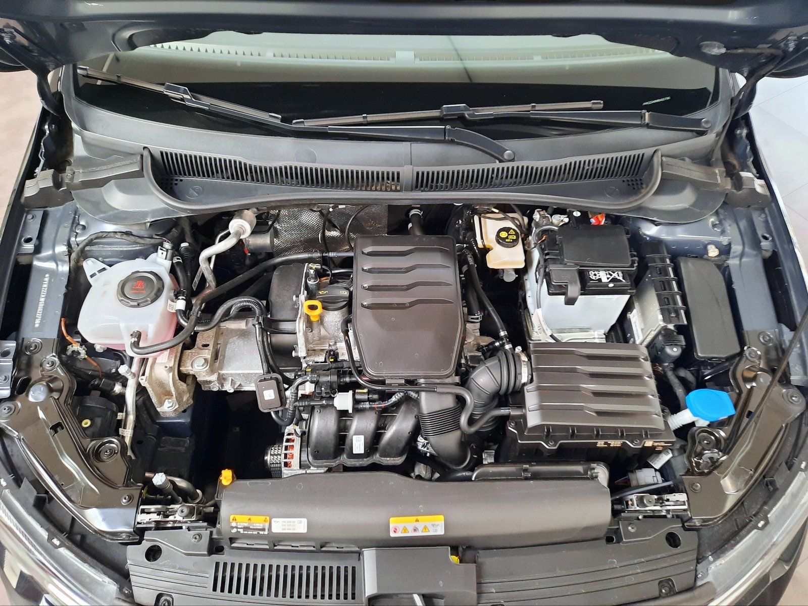 Fahrzeugabbildung Volkswagen Polo Life *Navi*Cam*LED*Sitzhzg.*Einparkh.*AppC*