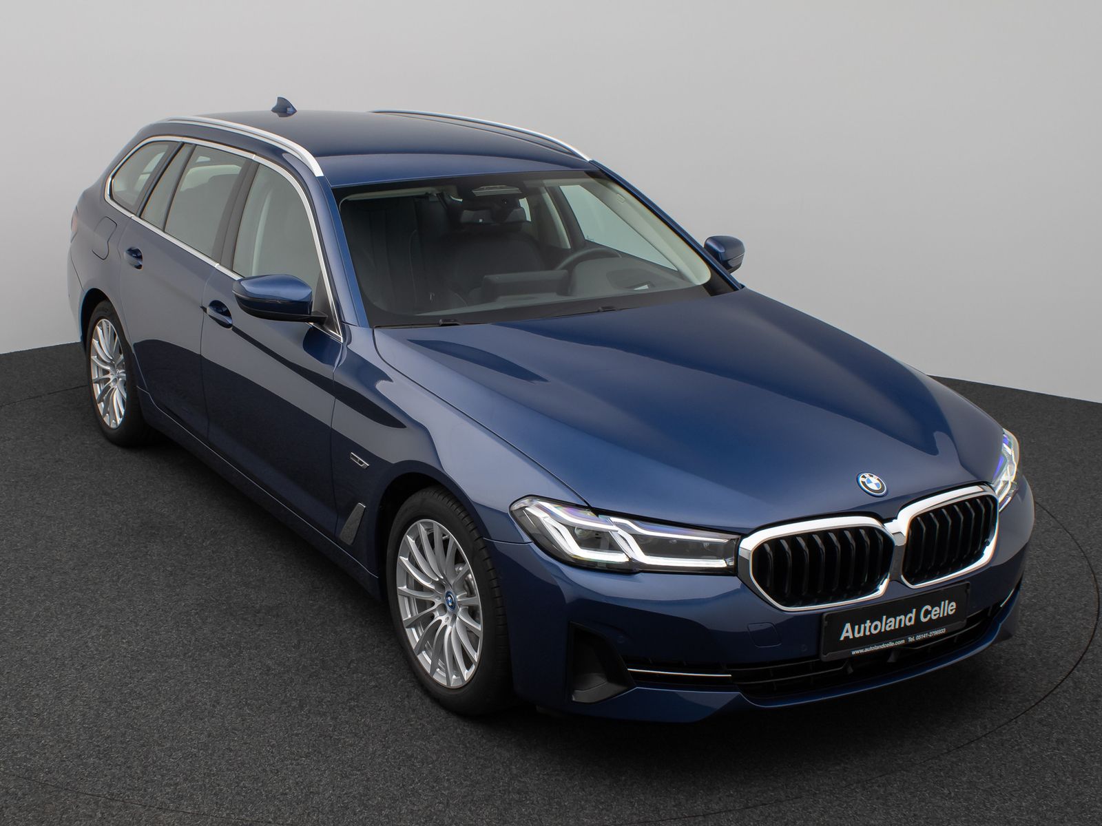 Fahrzeugabbildung BMW 530e Kamera Laser HUD DAB AHK Komfort Alarm ACC