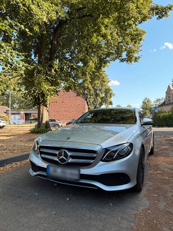 Image of Mercedes-Benz E 250