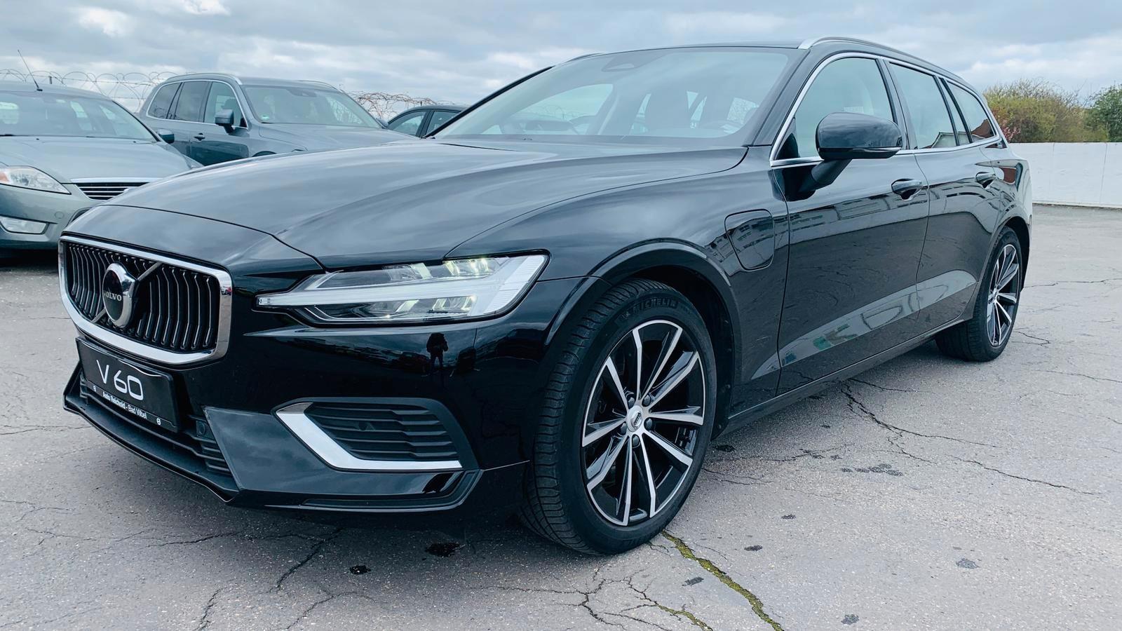 Volvo V60 T8 AWD Aut. Navi LED Sitzhzg ACC Pilot BLIS