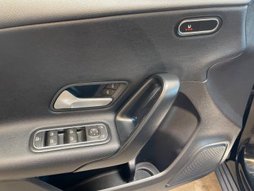 Mercedes-Benz A 180 d  *TACHODIGITAL*MBUX*NAVI*KAM*1.HAND*