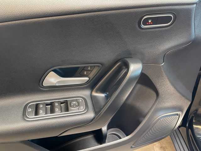 Mercedes-Benz A 180 d  *TACHODIGITAL*MBUX*NAVI*KAM*1.HAND*