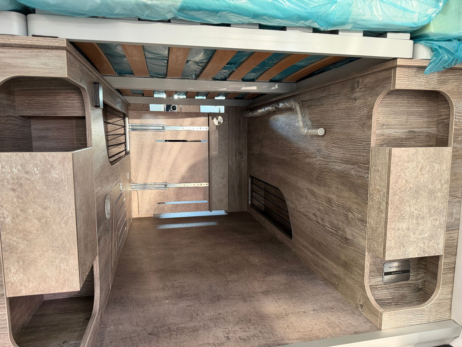 Fahrzeugabbildung Robeta Adonis - Luxus Campervan Aufstelldach