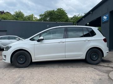 Volkswagen Golf - 6