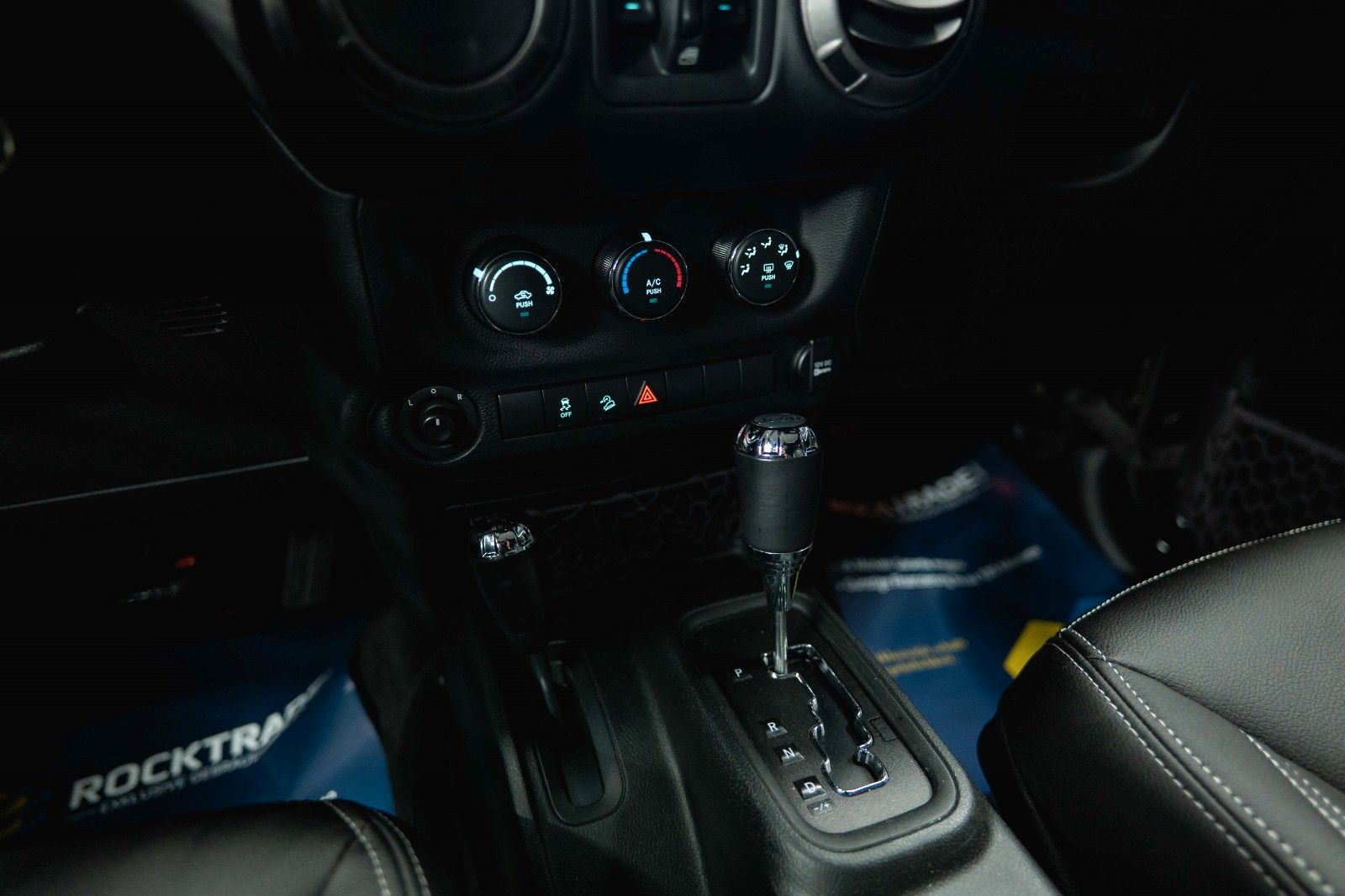 Fahrzeugabbildung Jeep Wrangler 3.6 V6 UNLIMITED SPORT OFFROAD 4x4 LED