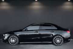 MERCEDES-BENZ A 35 AMG 4M Limousine*Keyless*Spur*SHZ*19"AMG*