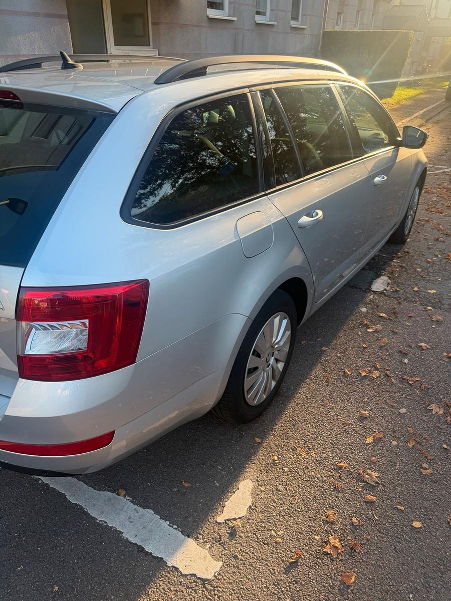 Skoda Octavia 2015 — engine