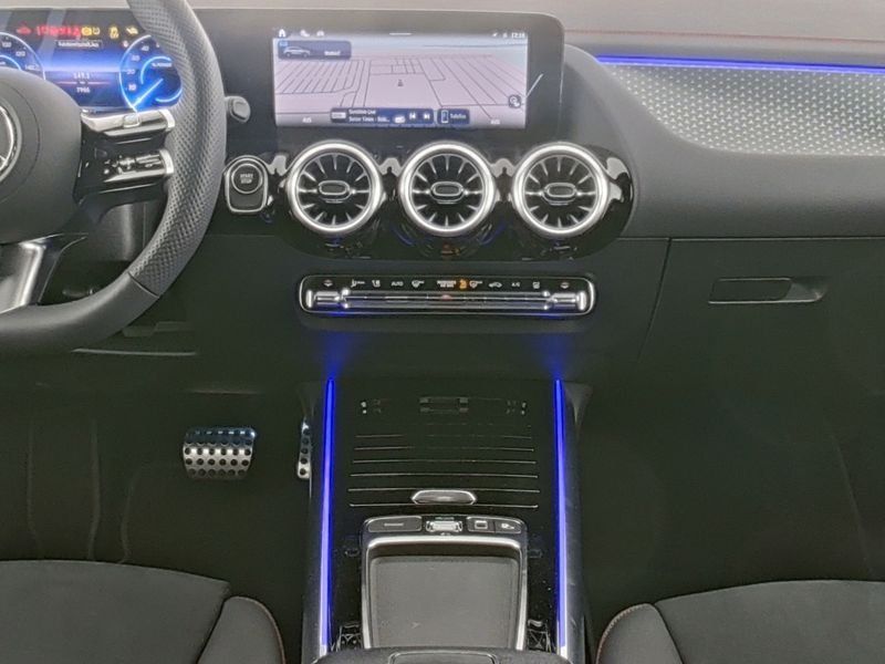 Fahrzeugabbildung Mercedes-Benz EQA 350 Prem DISTRO Night 20"Viel KeyGo HUD Memo