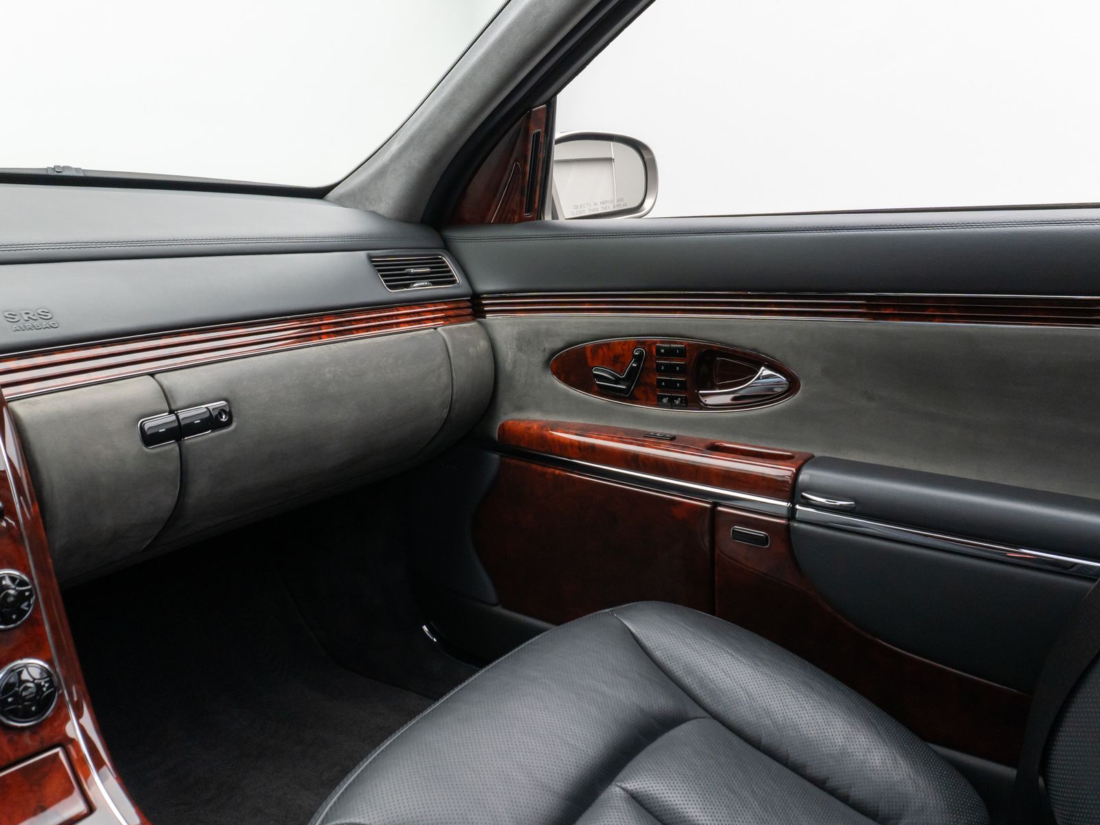Fahrzeugabbildung Maybach 57 DUOTONE V12 Fondpaket Massage Solar VOLL