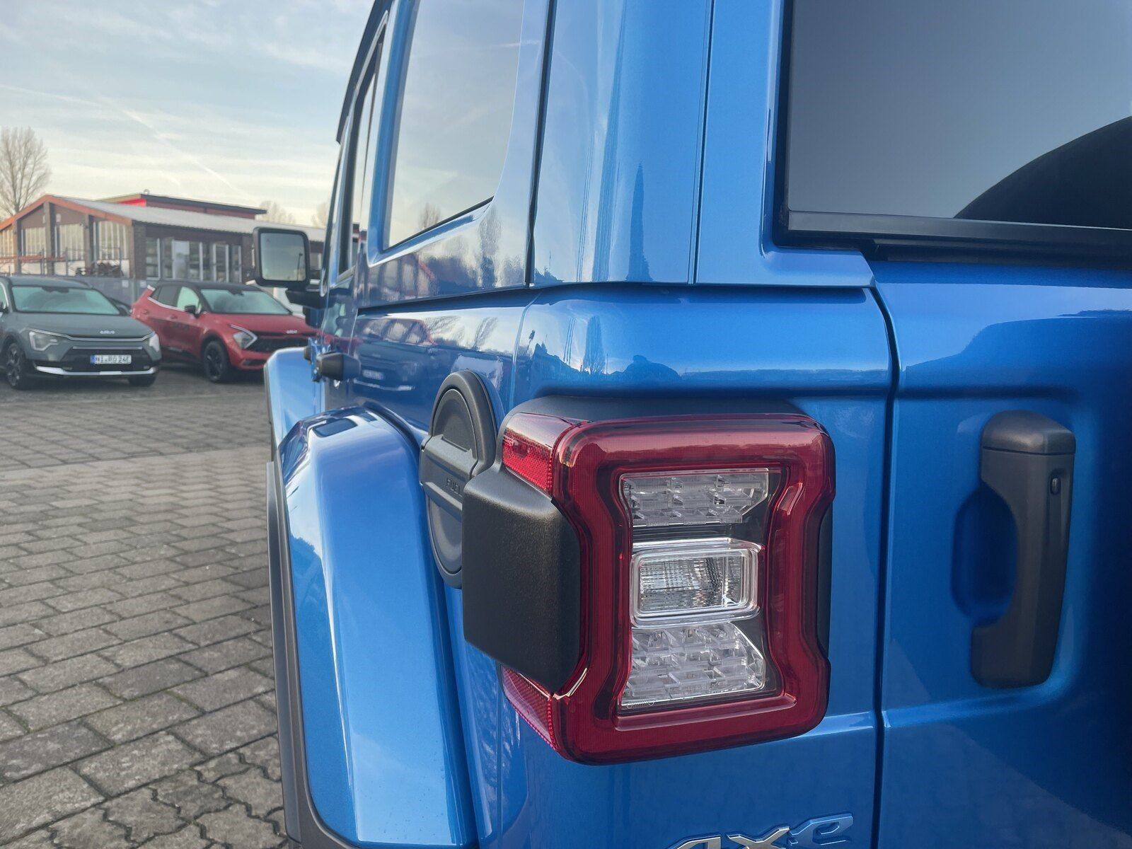 Fahrzeugabbildung Jeep Wrangler 2.0 4xe Unlimited Sahara Automatik SOFO