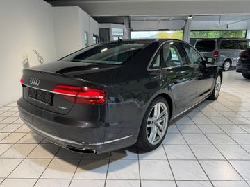 Audi A8 - 7