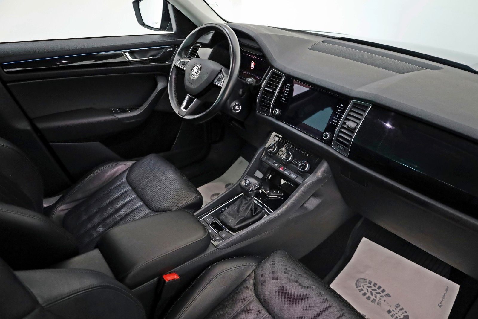 Fahrzeugabbildung SKODA Kodiaq L&K 4x4 Leder,Navi,LED,360°,ACC,AHK,SR+WR