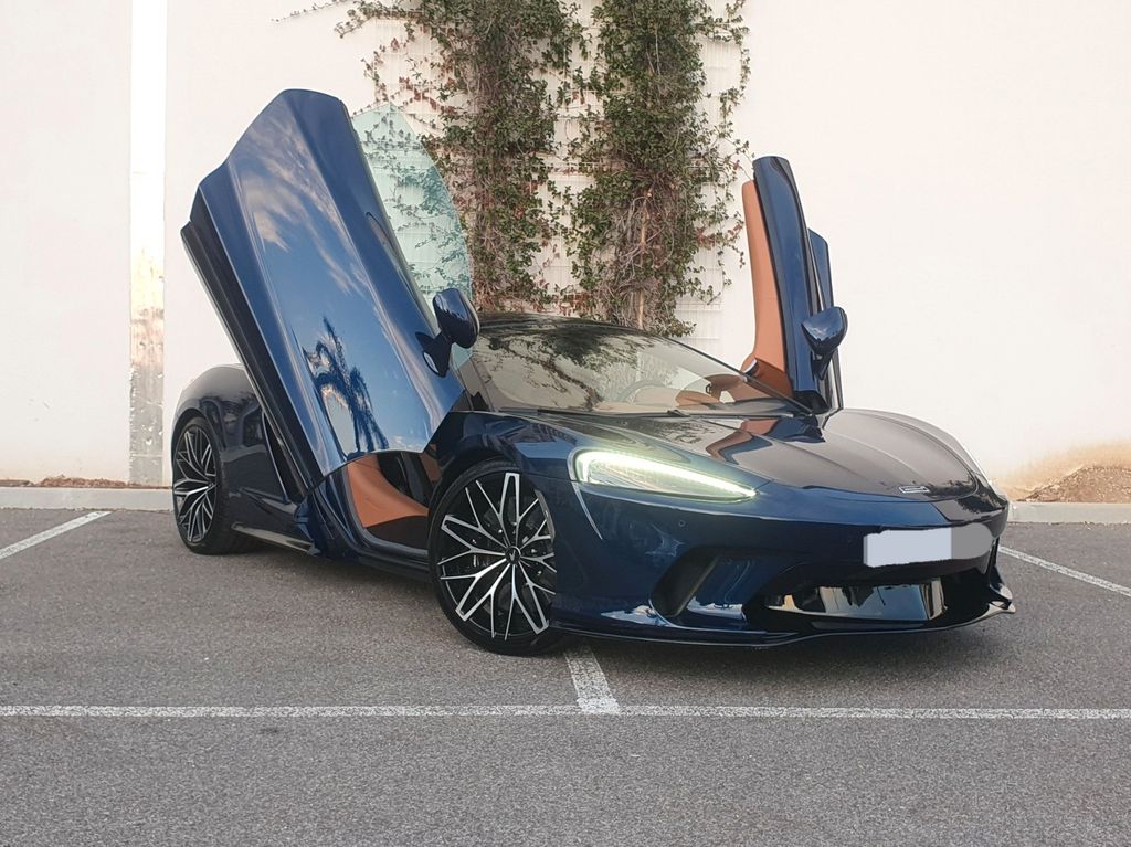 McLaren GT