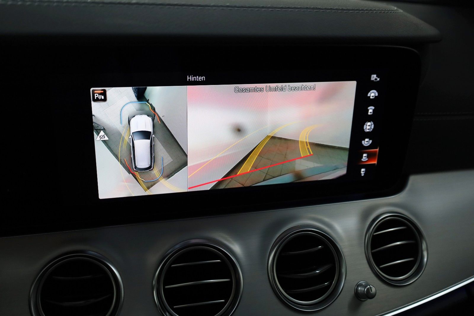 Fahrzeugabbildung Mercedes-Benz E 450 T, 4Matic,AMG Line,Panorama,360°,AHK el,WR