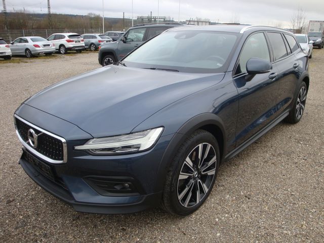 Volvo V60 Cross Country Pro AWD *LED/Navi/AHK/Leder*