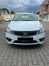 Kia cee'd / Ceed 1.4 CVVT Attract Attract - Kia: Cee D Attract
