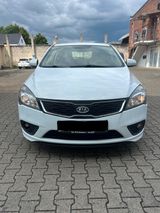 Kia cee'd / Ceed 1.4 CVVT Attract Attract - Kia: Cee D Attract