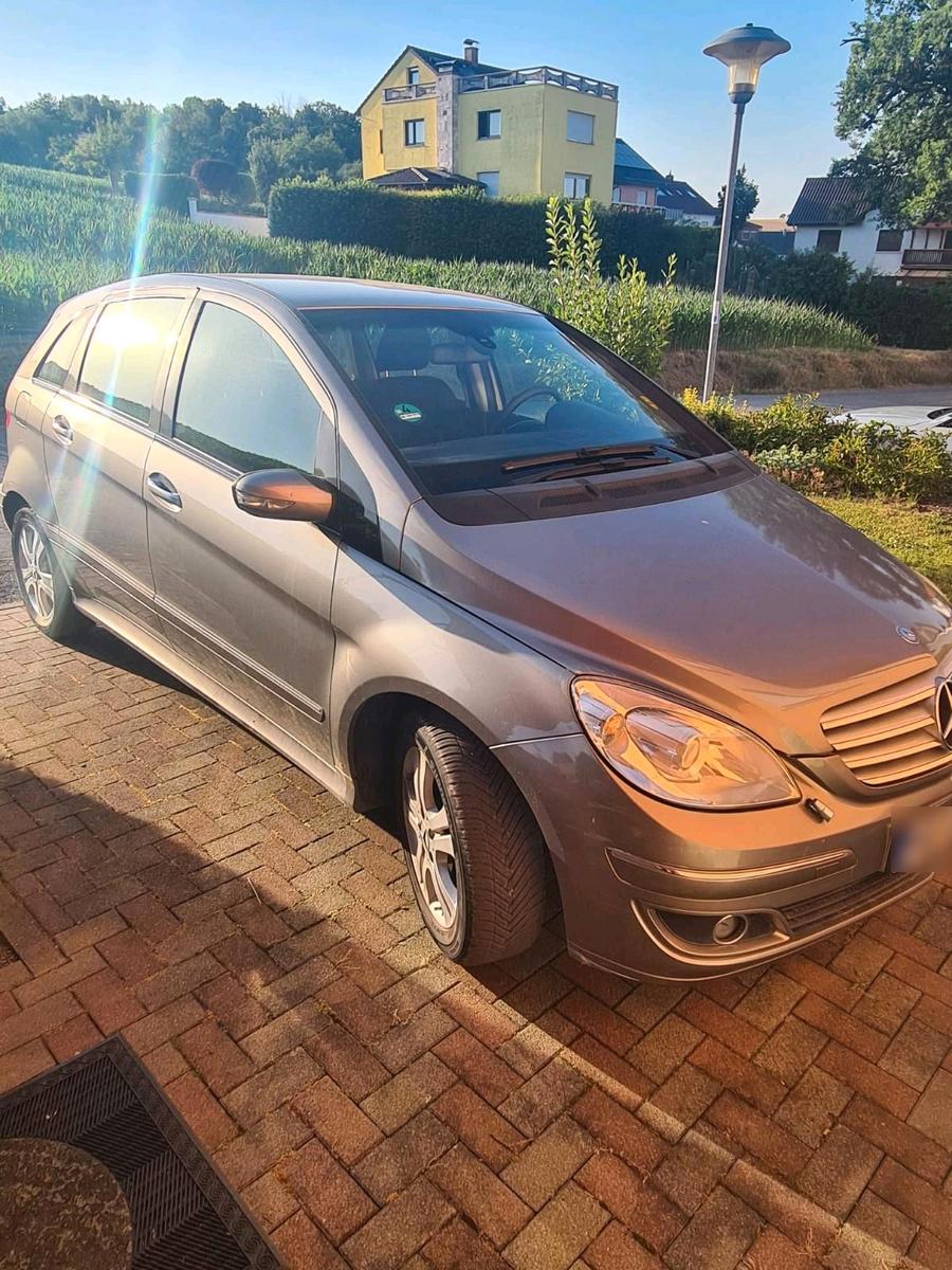 Mercedes-Benz B 170