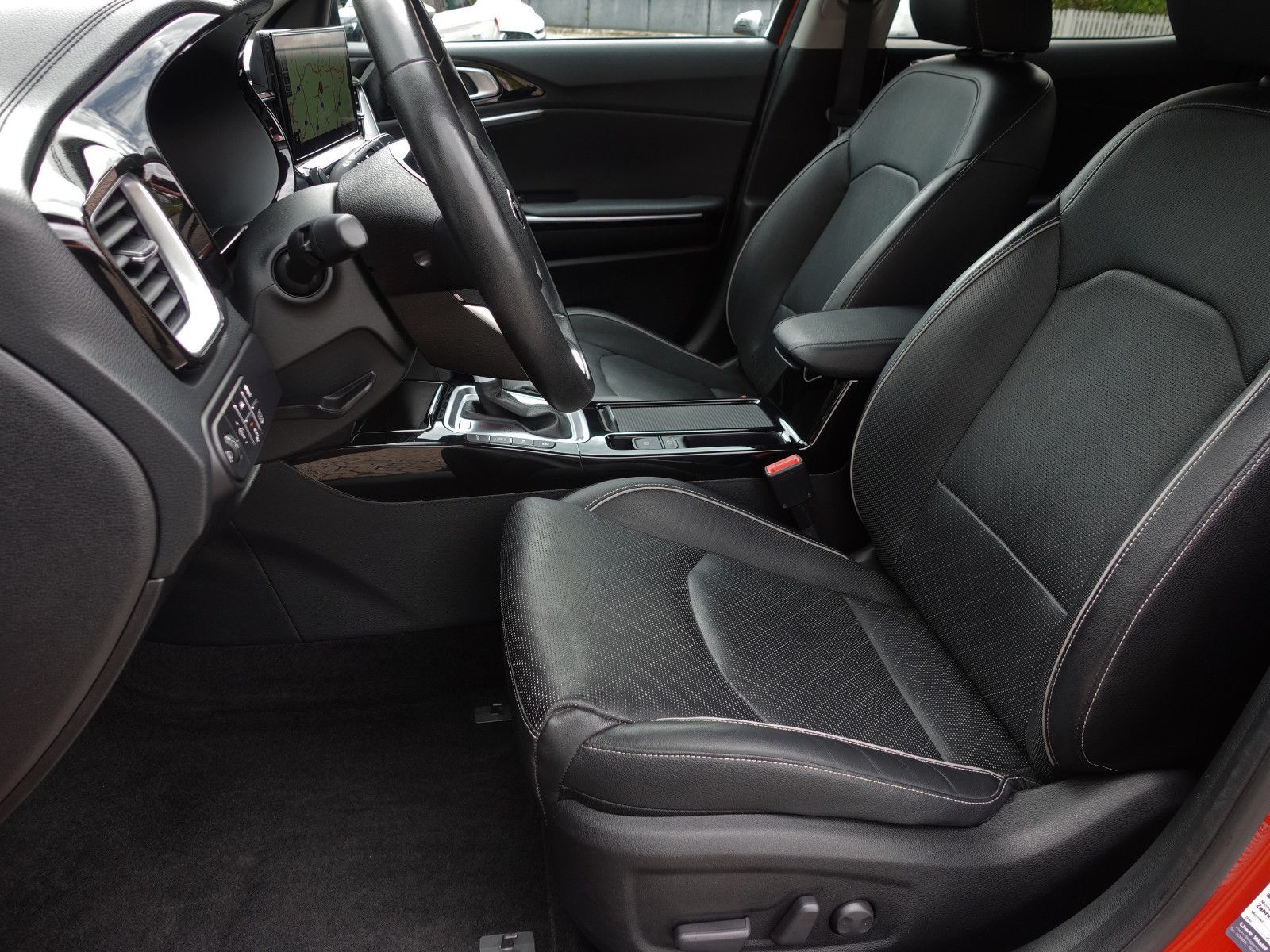 Fahrzeugabbildung Kia XCeed 1.6 T-GDI DCT Platinum Edition JBL Pano...