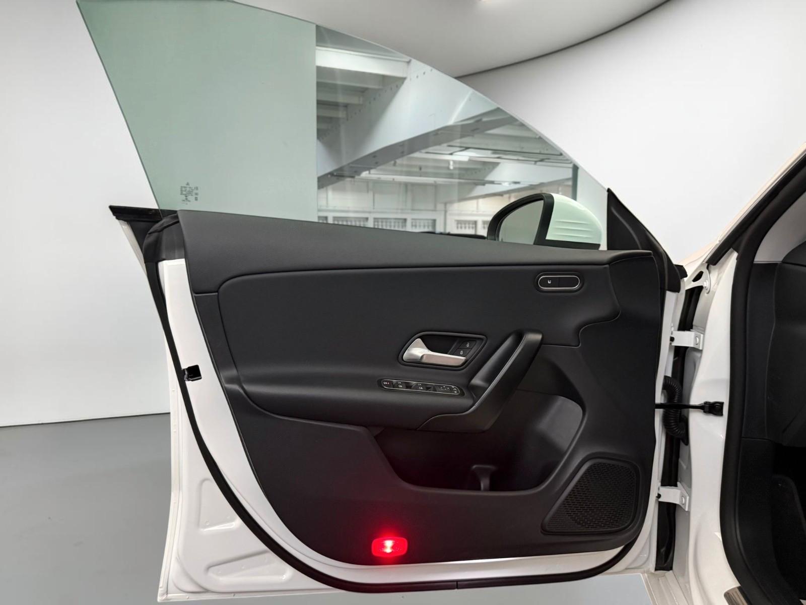 Mercedes-Benz CLA 180d Shooting Brake AHK*ACC*WIDE*CARPLAY, миниатюра 11