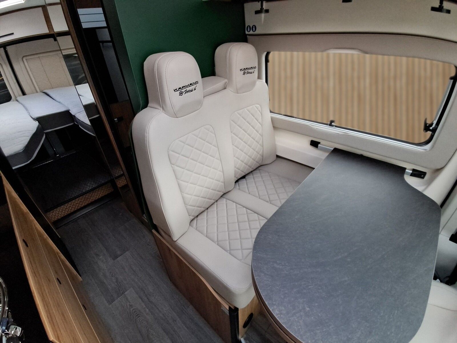 Fahrzeugabbildung Karmann Dexter DE 625  Captain-Chair-Sitze, RFK