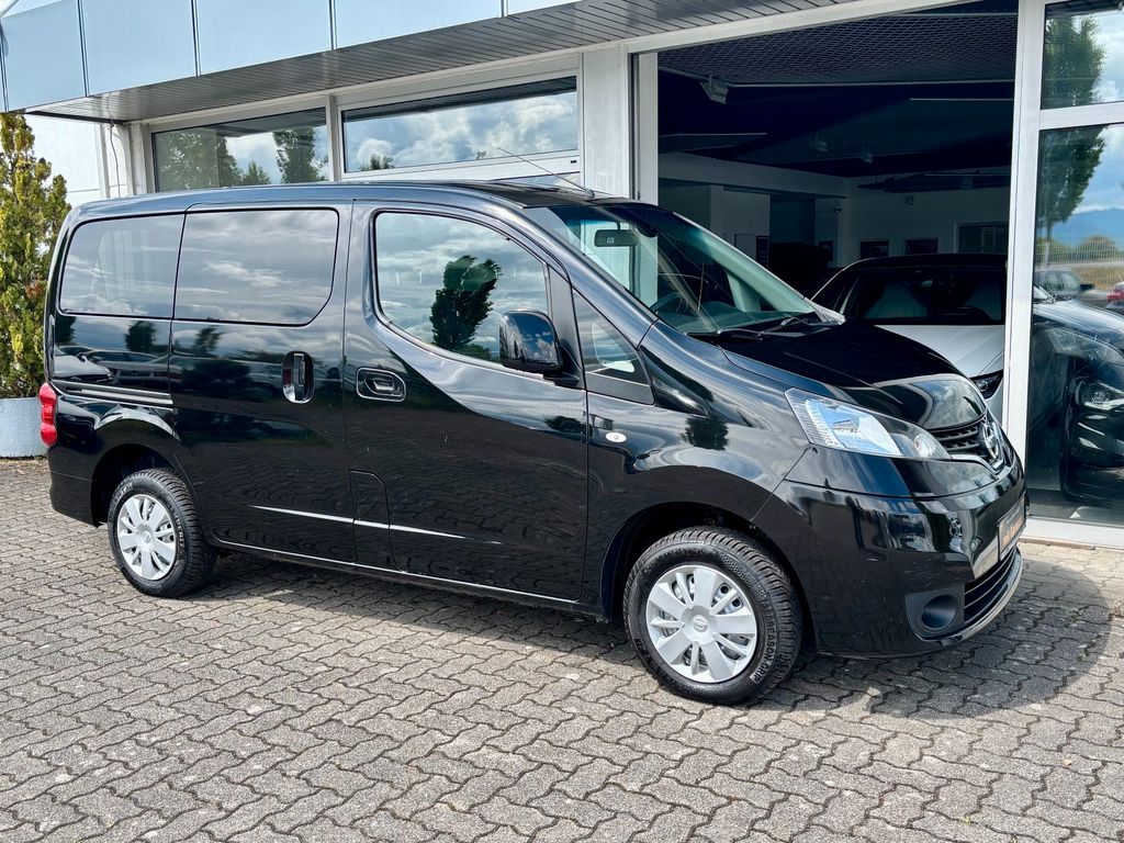 Image of Nissan NV200