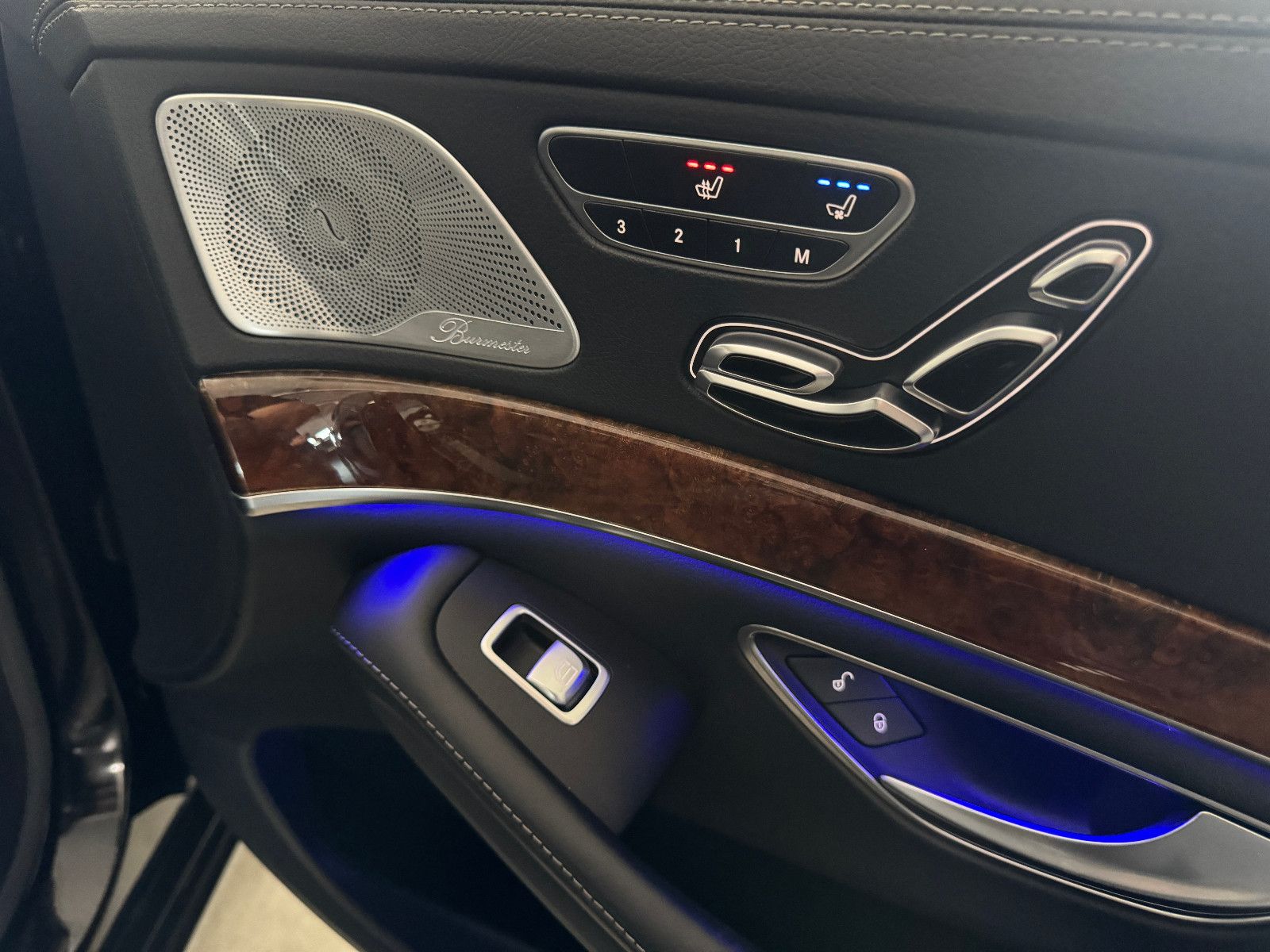 Fahrzeugabbildung Mercedes-Benz S 500 4MATIC LANG PANORAMA BURMESTER 4XSITZKLIMA