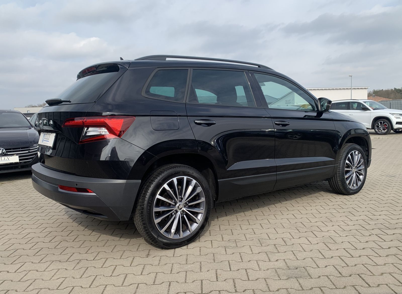 Fahrzeugabbildung SKODA Karoq 2.0 TDI*Style*LED*Navi*Pano*STHZ*CANTON*